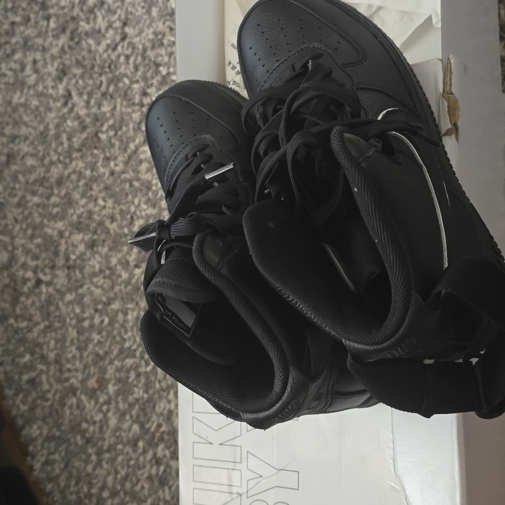 Nike By You Size7 Black &white